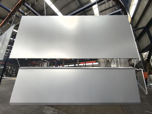 সম্মুখভাগের দেয়াল ক্ষয়-প্রতিরোধী অ্যালুমিনিয়াম ভেনিয়ার ডেকোর আধুনিক কাঠামোর জন্য টেকসই এবং উপযুক্ত